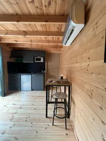 Wooden studio with private pool - Image 5