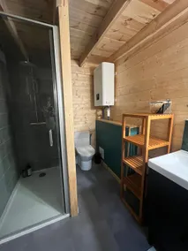 Wooden studio with private pool - Image 4