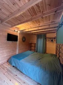 Wooden studio with private pool - Image 2