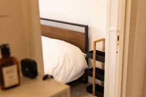 Light-Filled, Modern and Comfortable Central Flat - Image 5