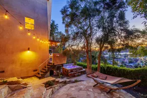 Stunning 2-br, hot tub, views, amphitheater, yard - Image 3