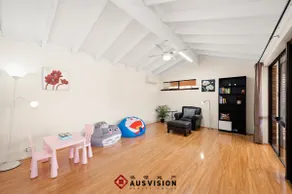 5BR Oasis-Pool-BBQ-Airport-DFO-Near Curtin Uni - Image 3
