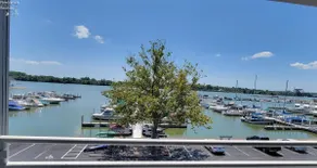 Port Clinton Paradise- Waterfront 2 bedroom, Pool, Hot tub, Sauna, Fire pit - Image 5