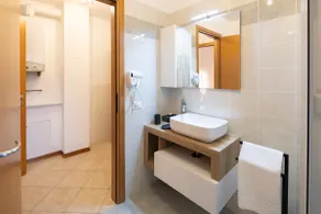 - Luxury Apartment With Garden - - Image 3