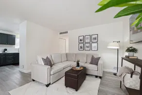 Spacious & Comfy Ranch - 5 minutes from DTW! - Image 3