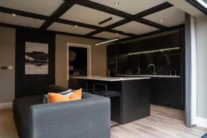 Luxury 3BR Townhouse in Worcester | Free Parking - Image 4