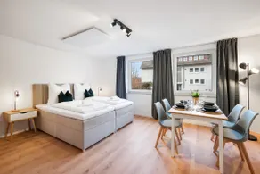 Quiet design apartment with balcony & parking - Image 3