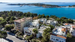 Vouliagmeni Oceanman Square Resort - Image 2