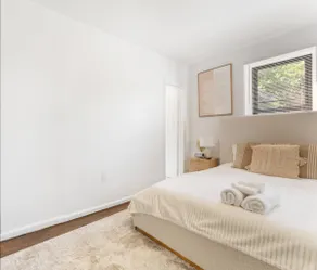 Stunning Modern Brooklyn Studios - Image 2