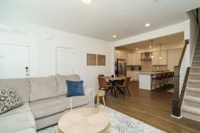 Luxury End Unit Condo/Restaurants, Shopping - Image 5