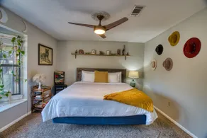 Cozy Home with King Suite. - Image 2