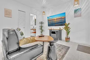 New studio downtown Hollywood - Image 4