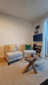 Cozy Urban Heaven with Dedicated Parking Spot - Image 3