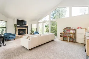 Treetop Castle *Sleeps 16+* - Image 4