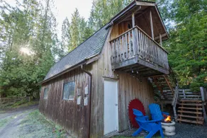 Suite in the trees! Near lake, ocean, vinyards - Image 3