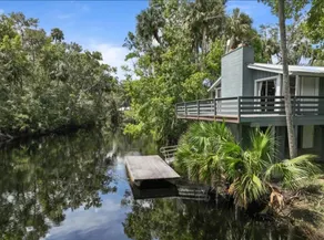 Snappin Turtle Cabin. Riverfront with dock. - Image 2