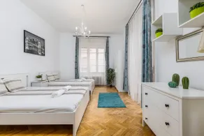 Nice Home with balcony in SYNAGOGUE AREA Nightlife - Image 4