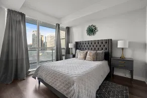 Modern 1Bd+Den Condo with Balcony Lillian St - Image 3
