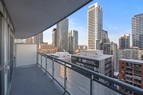 Modern 1Bd+Den Condo with Balcony Lillian St - Image 2