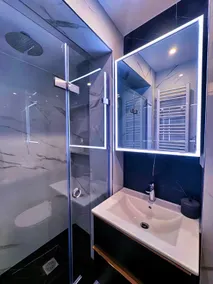 Olympus Luxury Collection - Spa Suite with Jacuzzi - Image 2