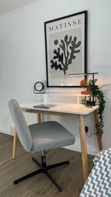 Newly renovated & modern 2-bedroom apartment - Image 2