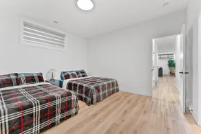 Entire Modern Private Suite – Central Downtown - Image 5