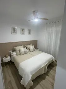 Modern apartment with terrace in Carmona - Image 3