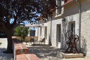 Le Grand Beaumont spacious house, private pool - Image 2