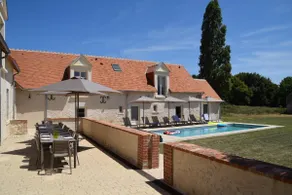 Le Grand Beaumont spacious house, private pool - Image 3