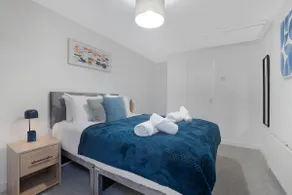 Spacious 4 bed in North Shields with Free Wifi - Image 3