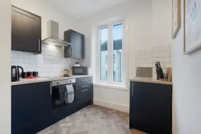 Spacious 4 bed in North Shields with Free Wifi - Image 4