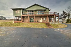 Barkley Breeze, Waterfront, Private Dock, Kayaks! - Image 3