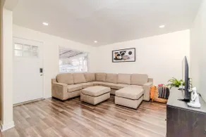 Cozy 3-Bed Gem in Madison - Image 4