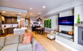 Heart of LoHi | Private Rooftop | Hot Tub - Image 2