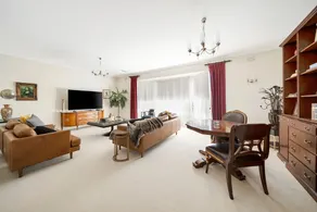 Hunter House - Castlemaine - Image 2