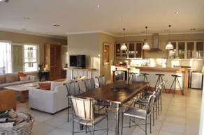 South Hill Vineyards - Villa (6 Bedroom) - Image 3