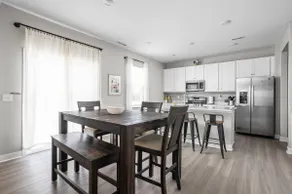 Large 5BR NEW house near airport/downtown! - Image 4
