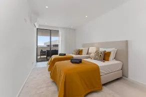 Luxury 3BR Sea Views, Pool, Sauna, Gym - Image 3