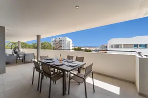 Luxury 3BR Sea Views, Pool, Sauna, Gym - Image 4