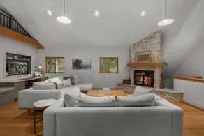 Lovely, restful, roomy lodging near Fall City - Image 3