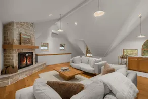 Lovely, restful, roomy lodging near Fall City - Image 2