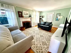 Whole 3 Bedroom House — Top of Old Town - Image 2