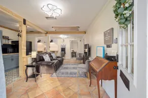 Historic Carriage House Downtown 2 bedroom 1 bath - Image 4