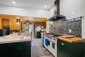 Haven House Locust - Backyard Oasis - Pet Friendly - Image 2