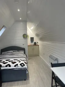 Celtic Rock Cabin - Image 3