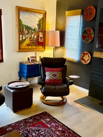 Modern Mid-Century House - Image 2