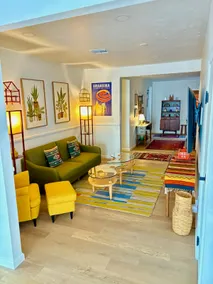 Modern Mid-Century House - Image 4