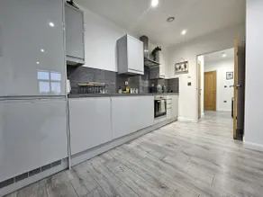 A&J Properties - 2 Bed Flat with Netflix&Disney - Image 3