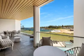 Premium 3 Bedroom Penthouse Apt - Image 2