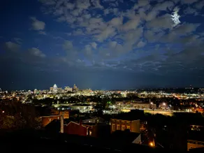•Rooftop View •3 miles to Great American Ballpark• - Image 2